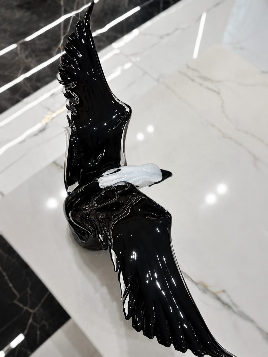 Premium Crystal Eagle Showpiece – Luxury Flying Eagle Decorative Statue for Home & Office